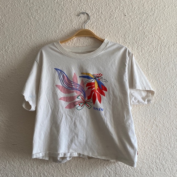 Levi's Tops - Levi’s cropped floral shirt